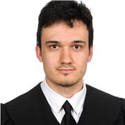 Intento adaptar el contenido de mis clases para las necesidades específicas de cada alumno. 
Imparto clases de inglés y ciencias (matemáticas, biología y química principalmente).